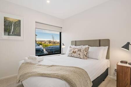 Alps Vista Retreat - Wanaka Apartment ภายนอก รูปภาพ